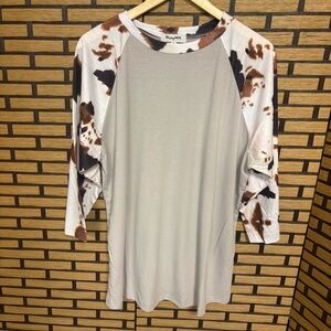 Prissy Jane‎ Cow Print Raglan Tee Size XL